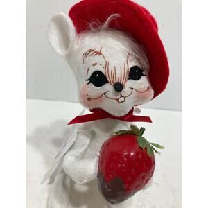 Annalee Dolls Christmas/Valentines “You’re Berry Sweet Mouse” Posable Decoration